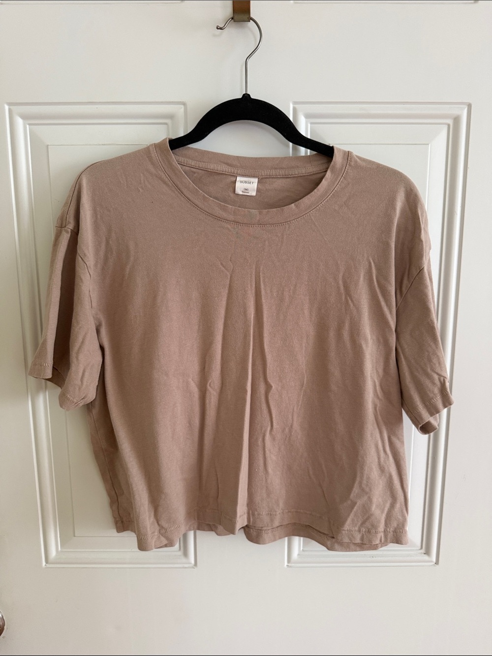 Subset  Women’s Relaxed Short-Sleeve Tee in Taupe
